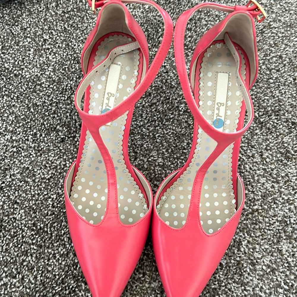 Pink Biden size 8 shoe gently worn for $25